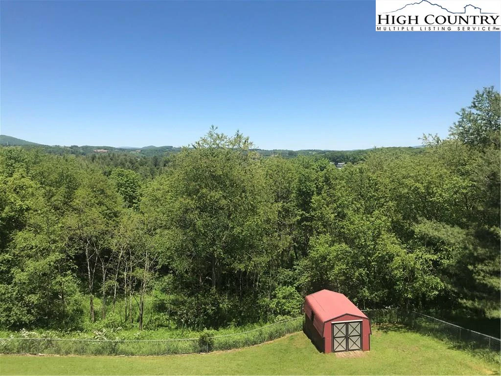 Image number 14 for the current listing