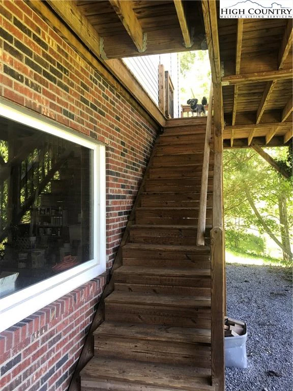 Image number 8 for the current listing