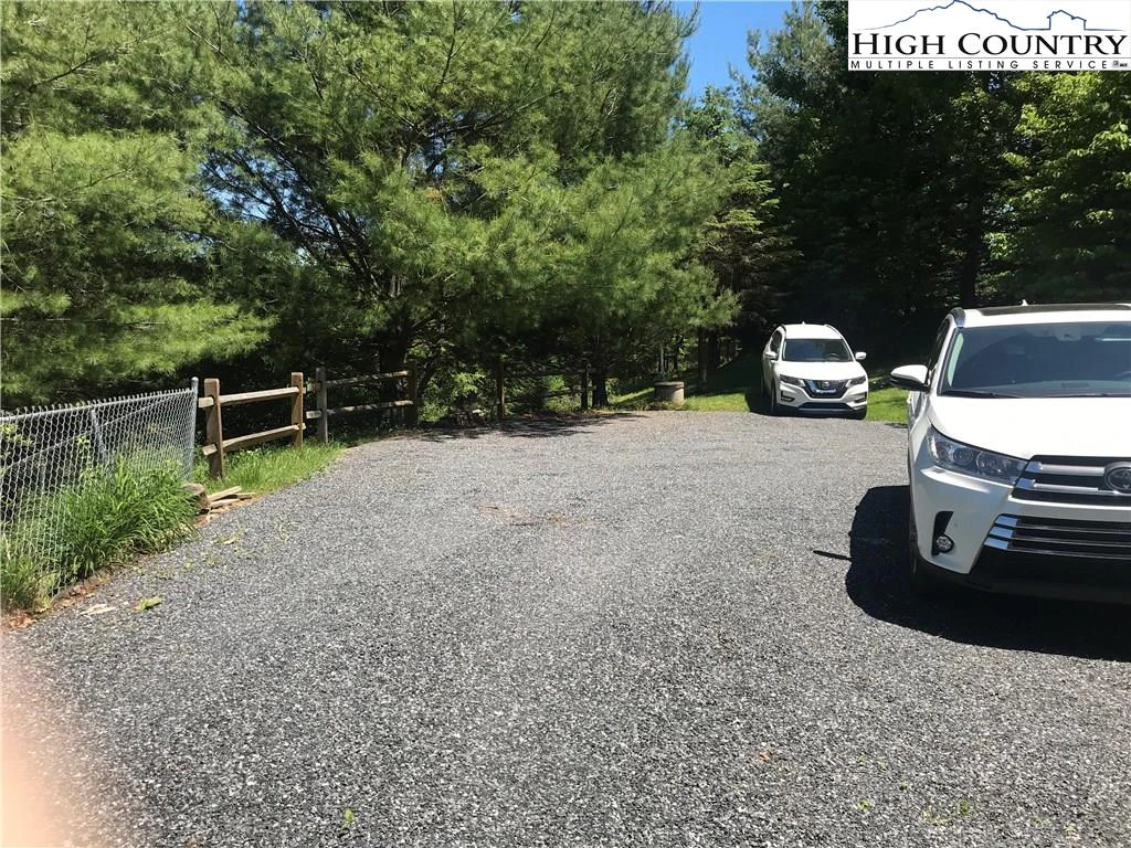 Image number 3 for the current listing