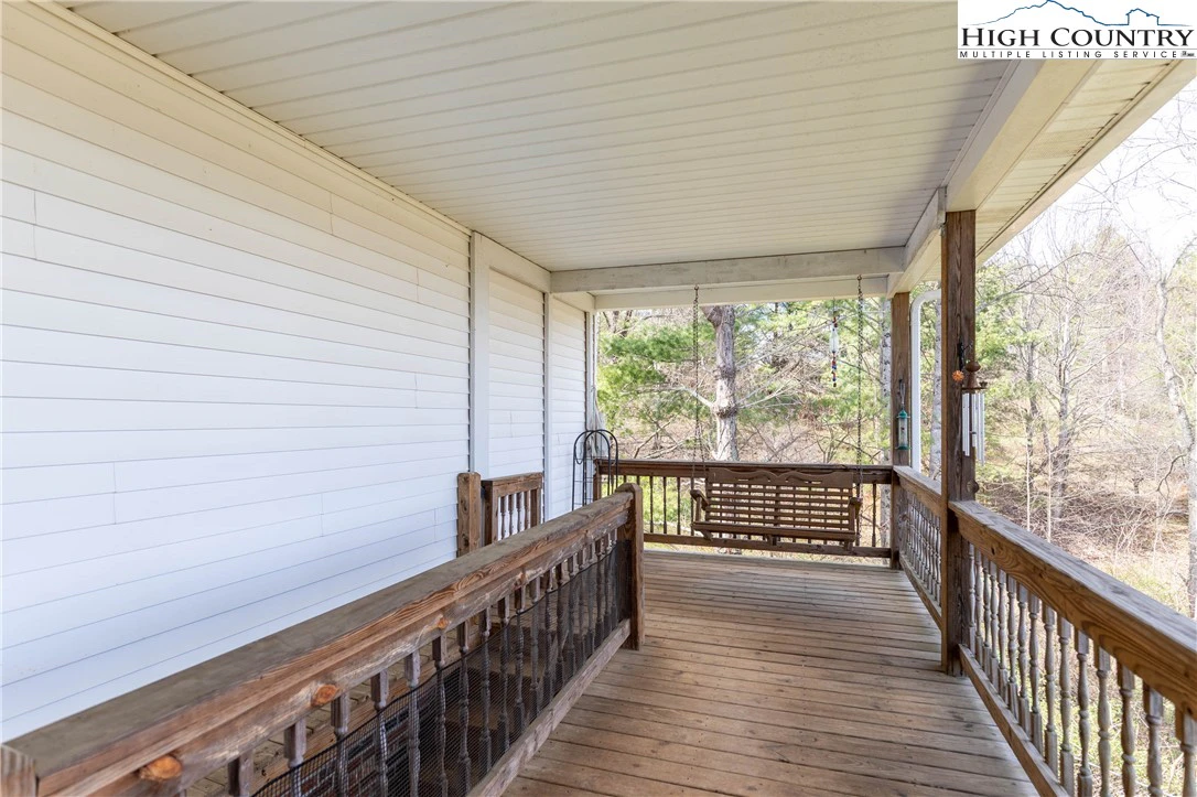 Image number 17 for the current listing