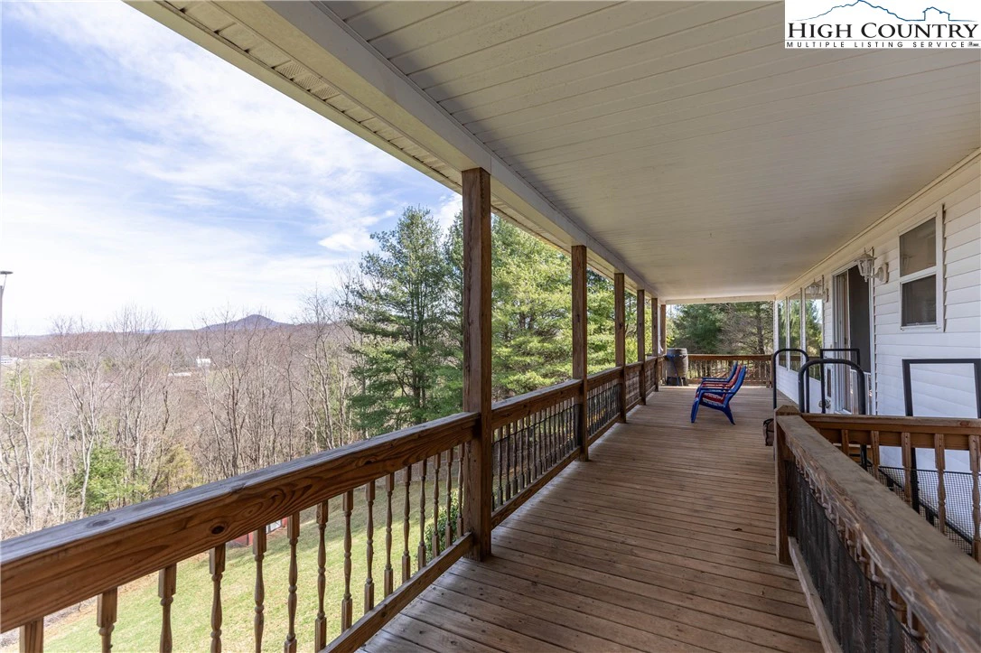 Image number 13 for the current listing