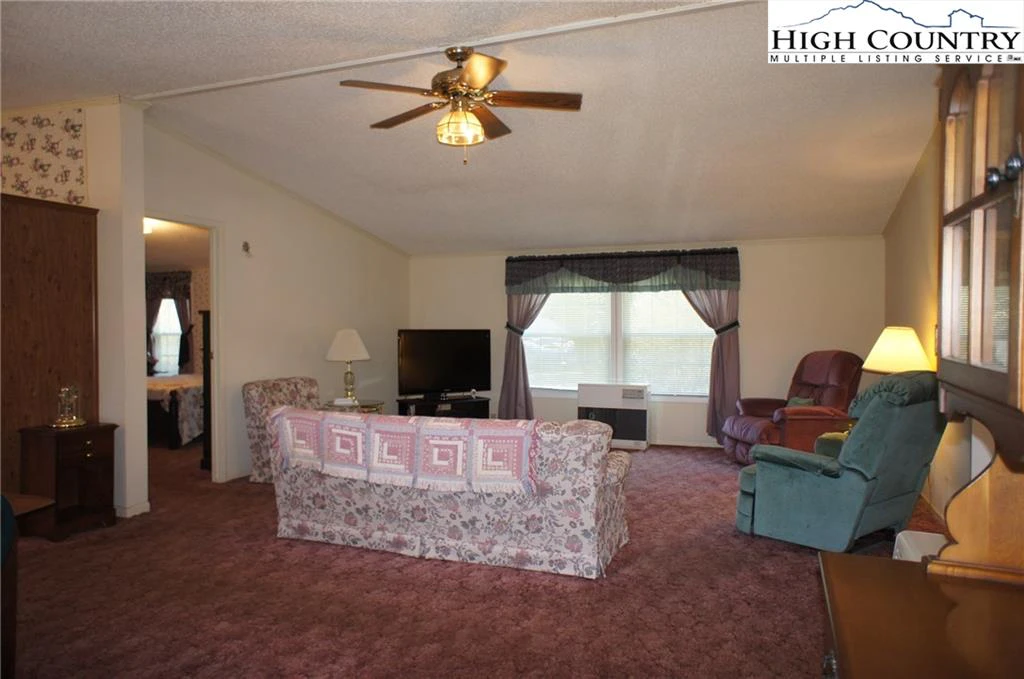 Image number 7 for the current listing