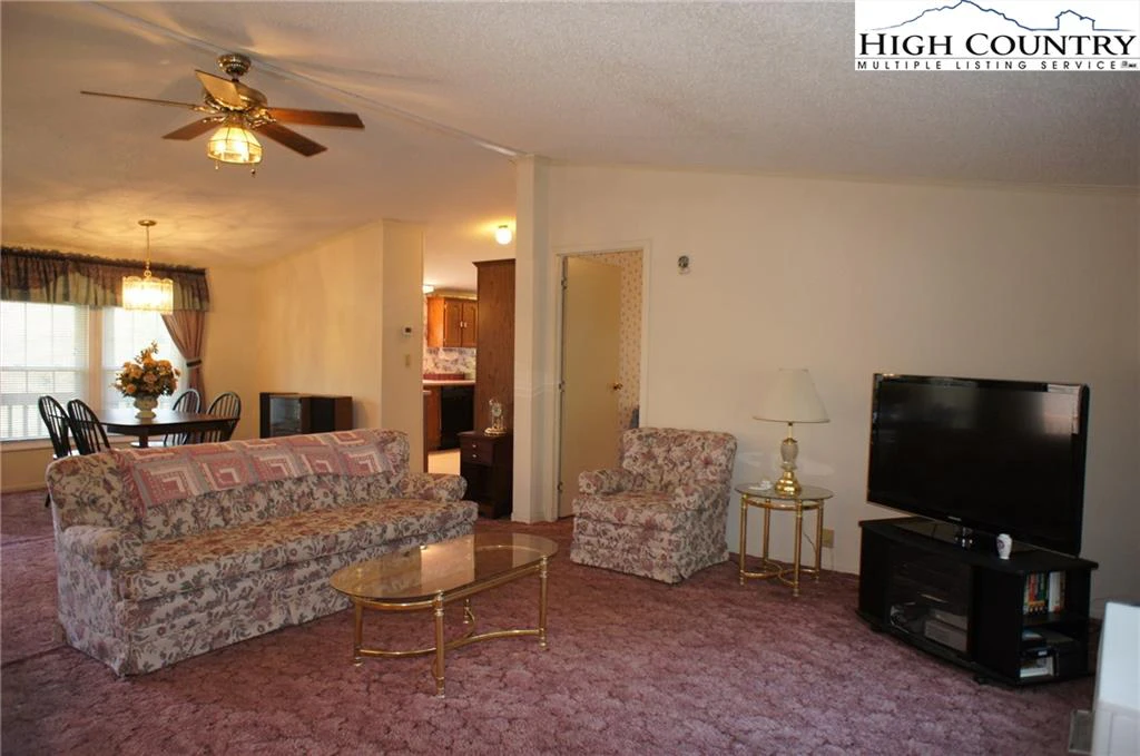 Image number 8 for the current listing