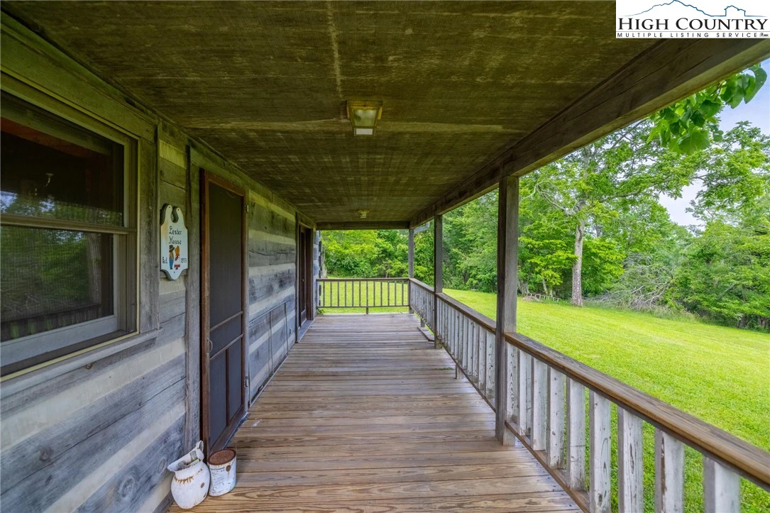 Image number 20 for the current listing