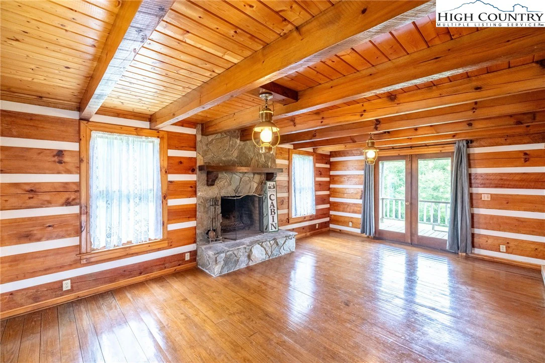 Image number 14 for the current listing