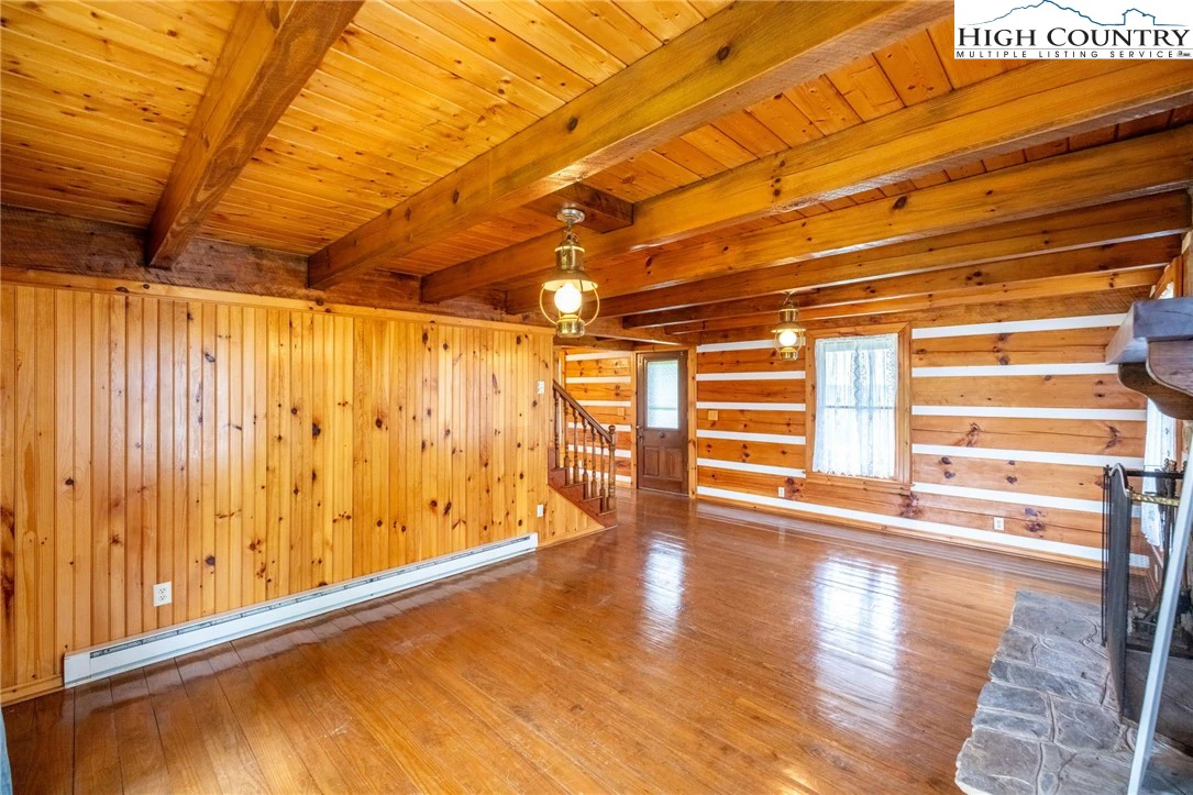 Image number 6 for the current listing