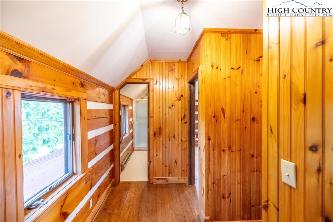 Image number 10 for the current listing