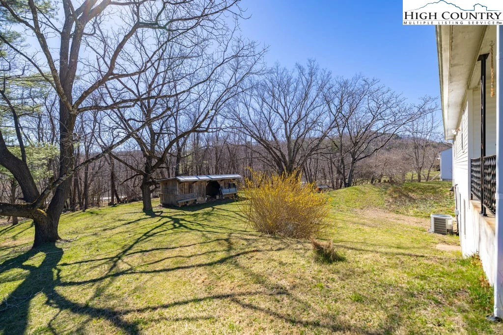 Image number 21 for the current listing