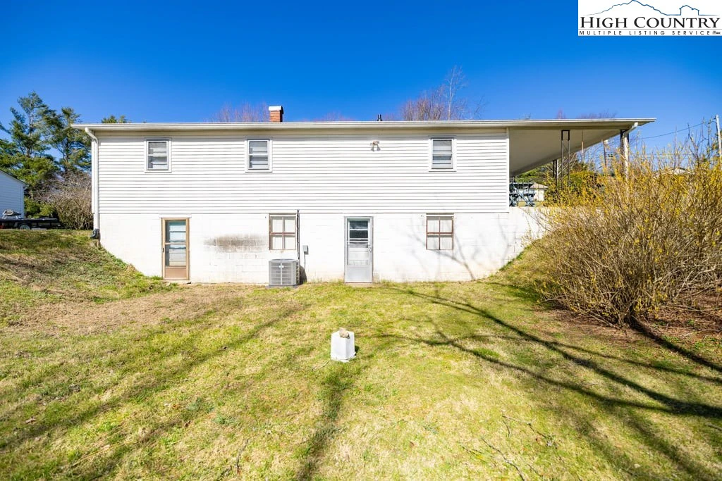 Image number 19 for the current listing