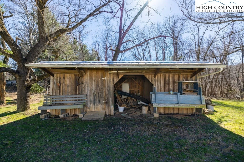 Image number 18 for the current listing