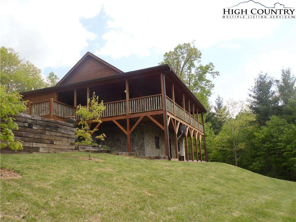 Image number 1 for the current listing