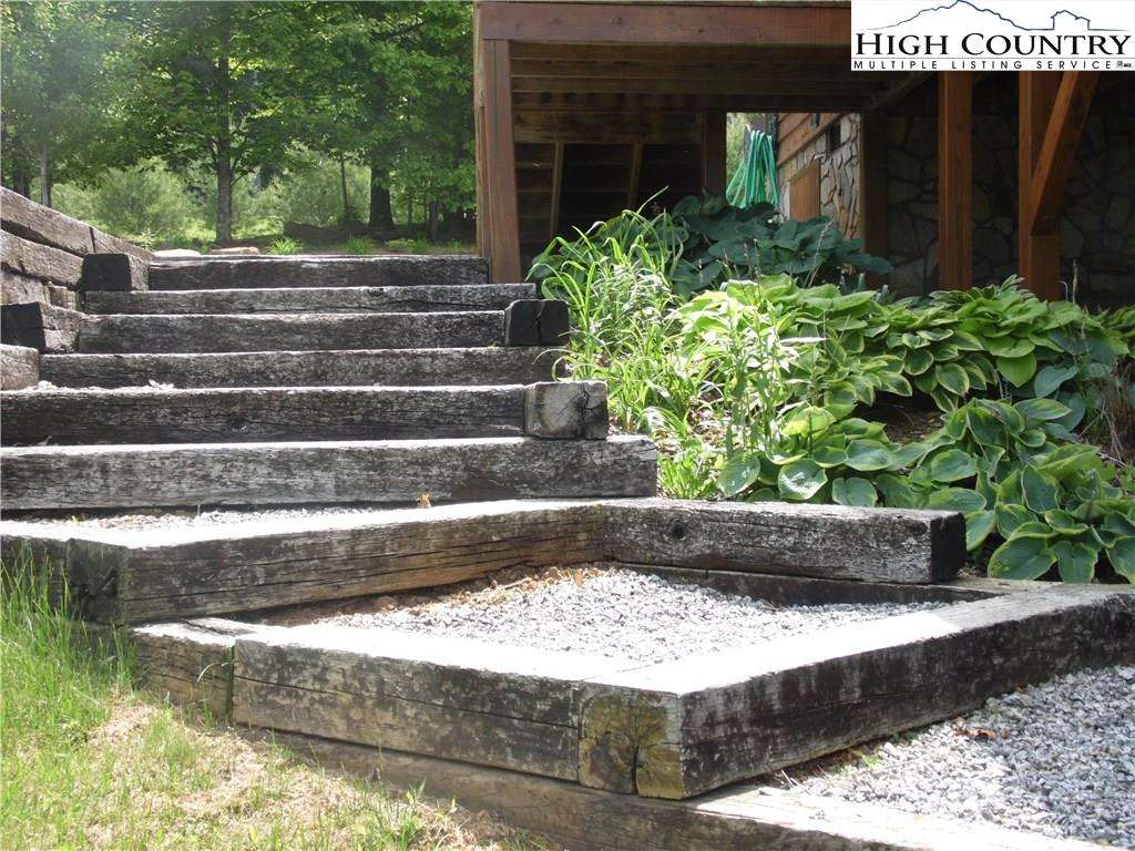Image number 10 for the current listing