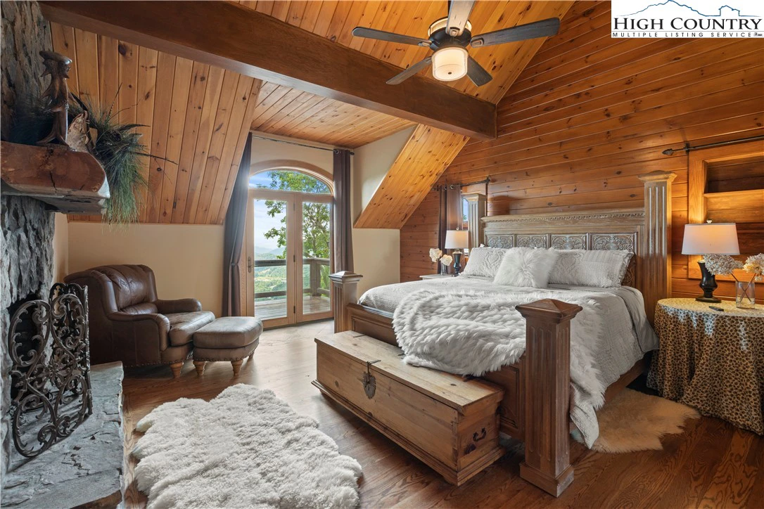 Image number 5 for the current listing