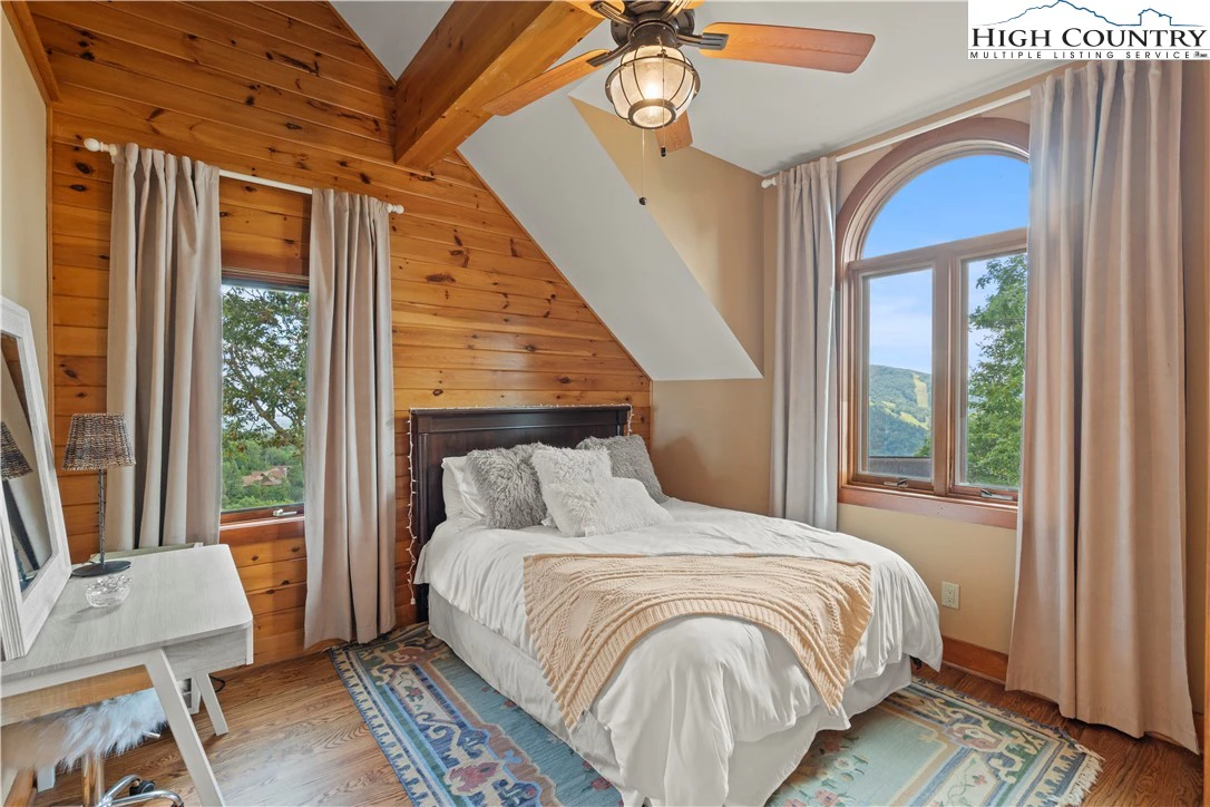 Image number 7 for the current listing