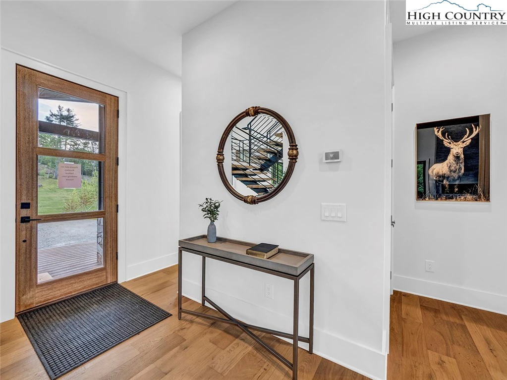 Image number 11 for the current listing