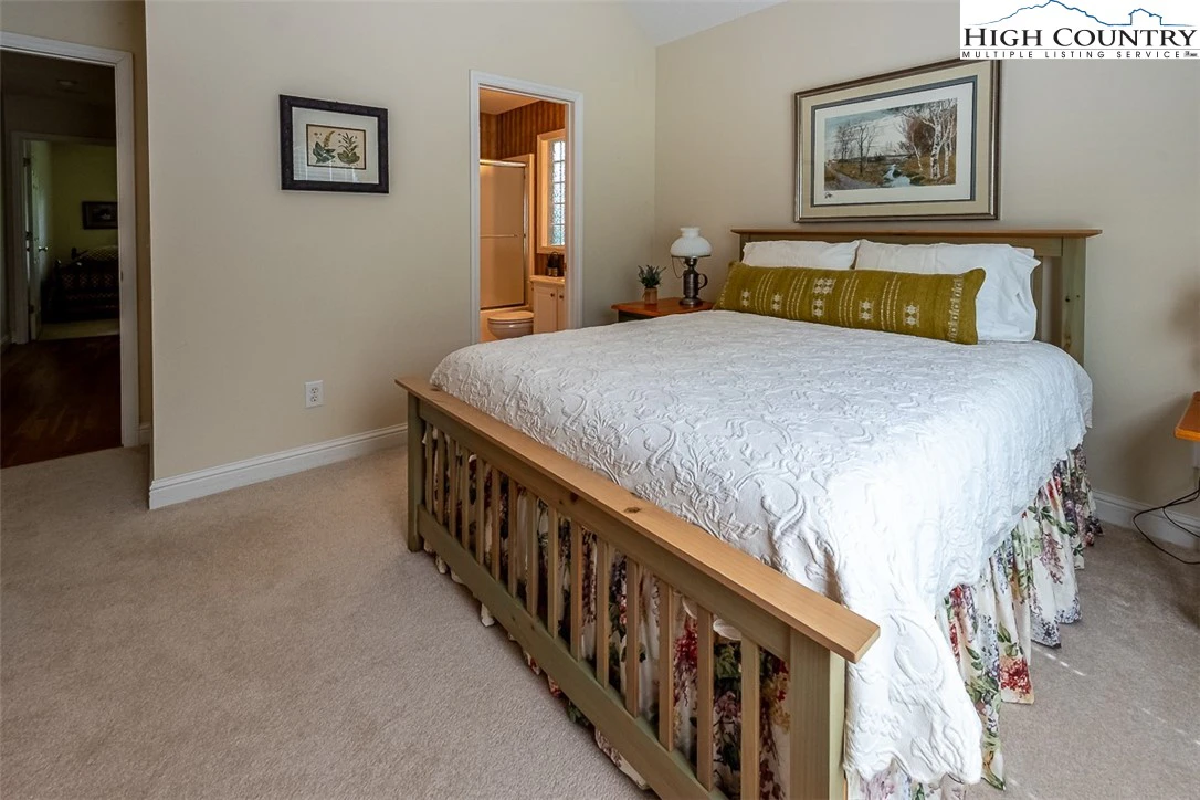 Image number 12 for the current listing