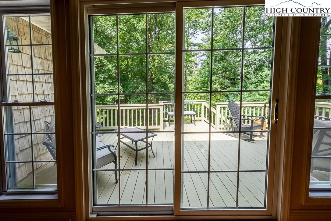 Image number 6 for the current listing