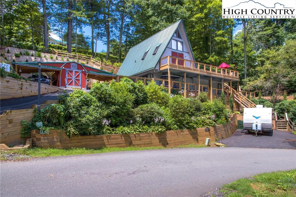 Image number 1 for the current listing