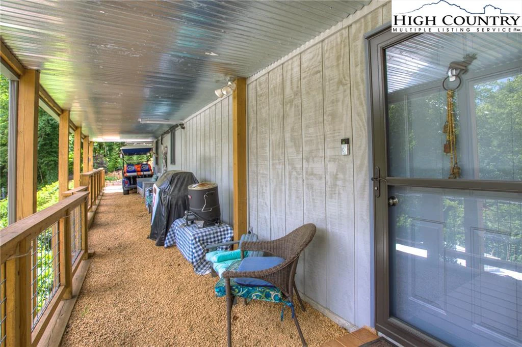 Image number 2 for the current listing