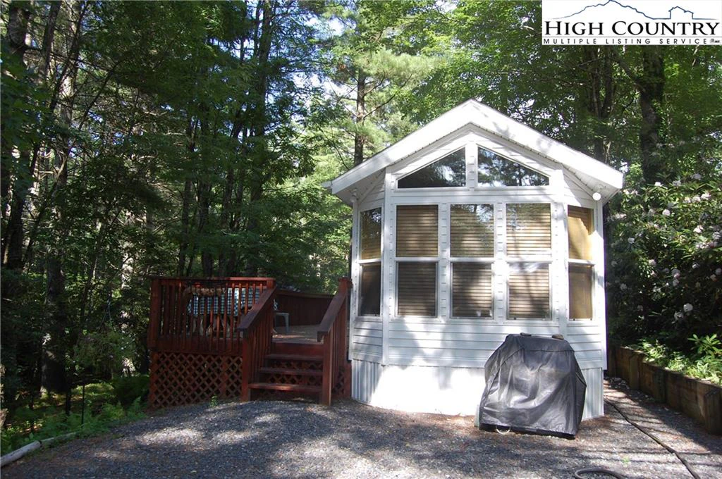 Image number 1 for the current listing