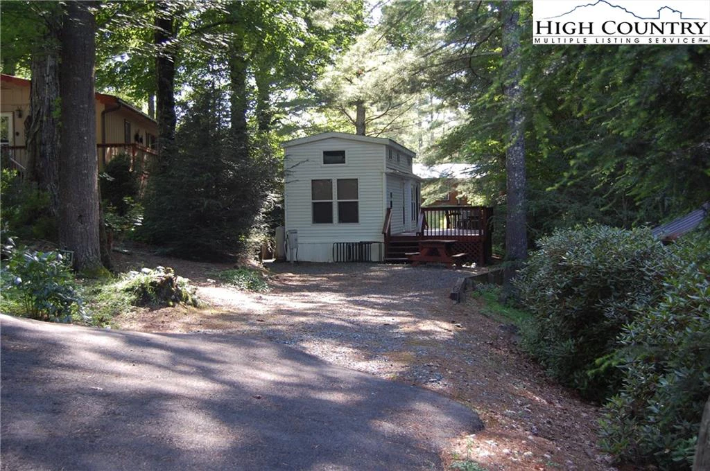 Image number 16 for the current listing