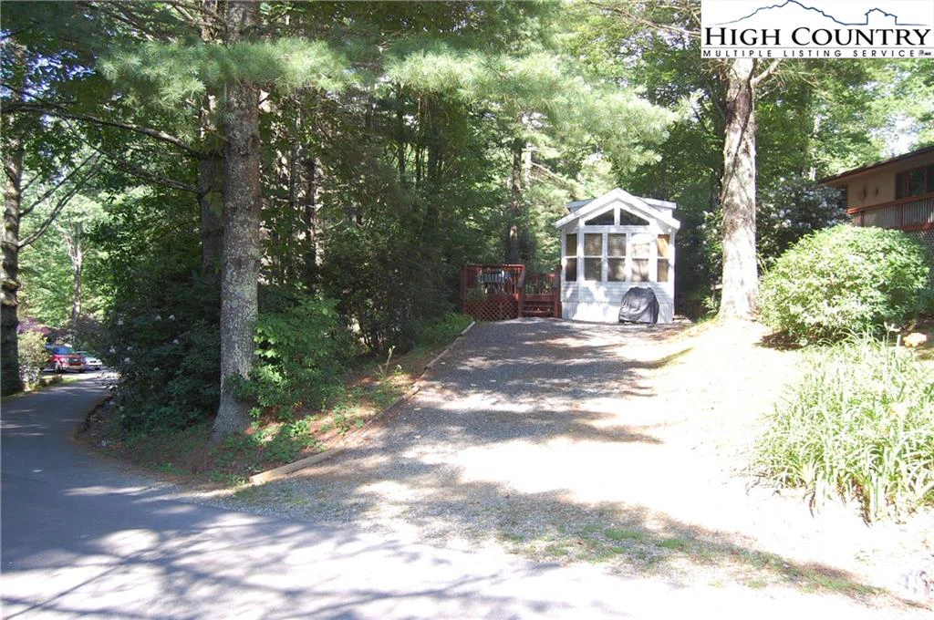 Image number 3 for the current listing