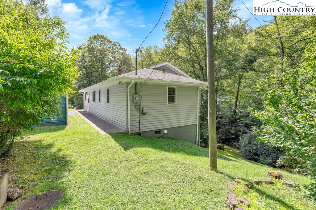 Image number 17 for the current listing
