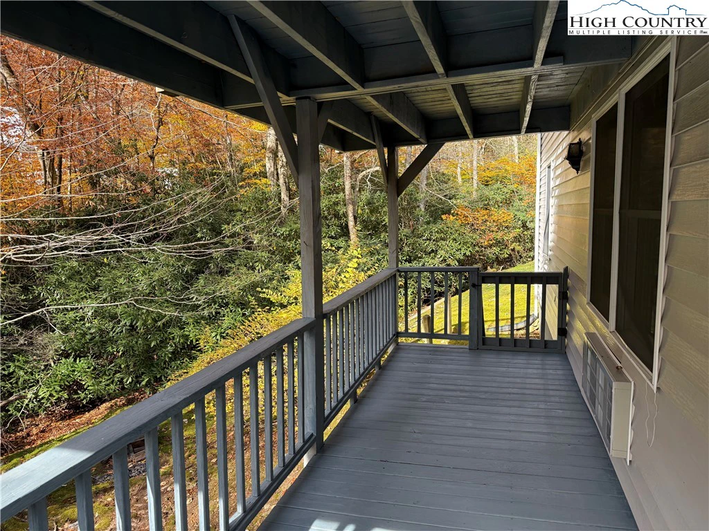 Image number 5 for the current listing