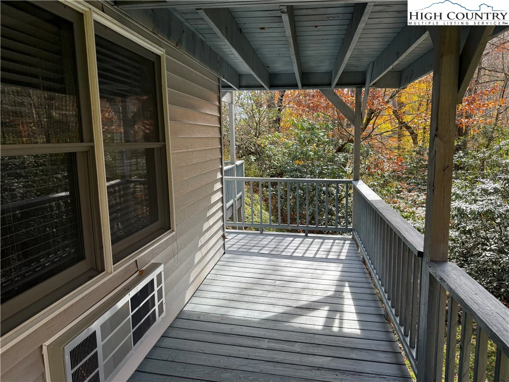 Image number 6 for the current listing