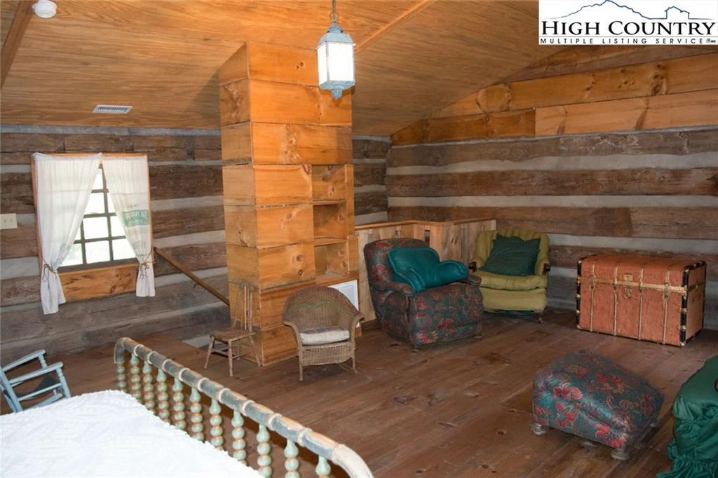 Image number 6 for the current listing
