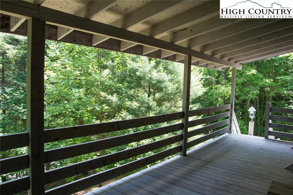 Image number 15 for the current listing