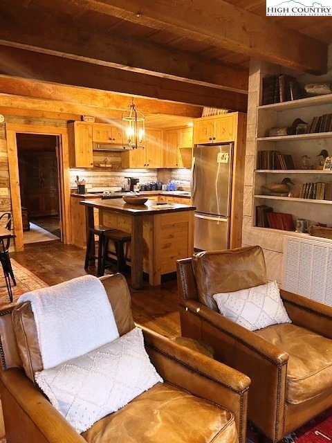 Image number 11 for the current listing