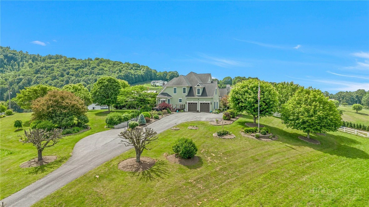 Image number 4 for the current listing