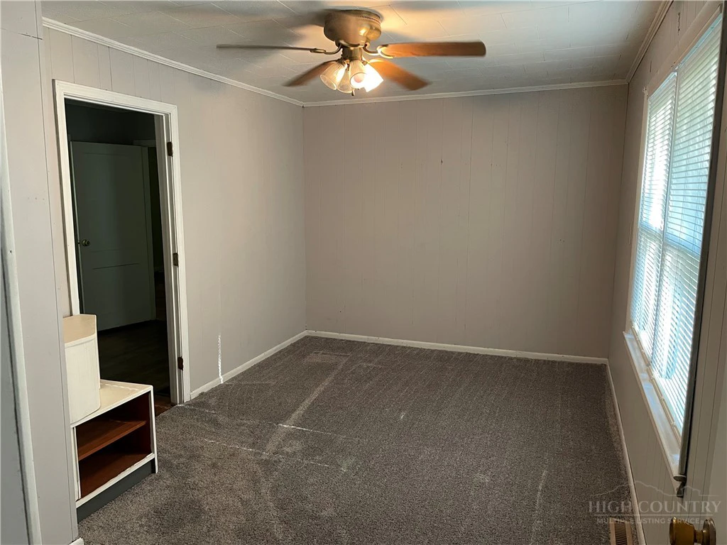 Image number 12 for the current listing