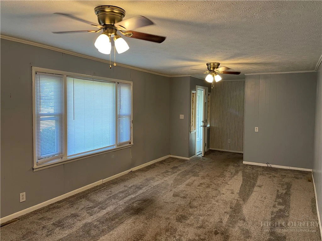 Image number 8 for the current listing