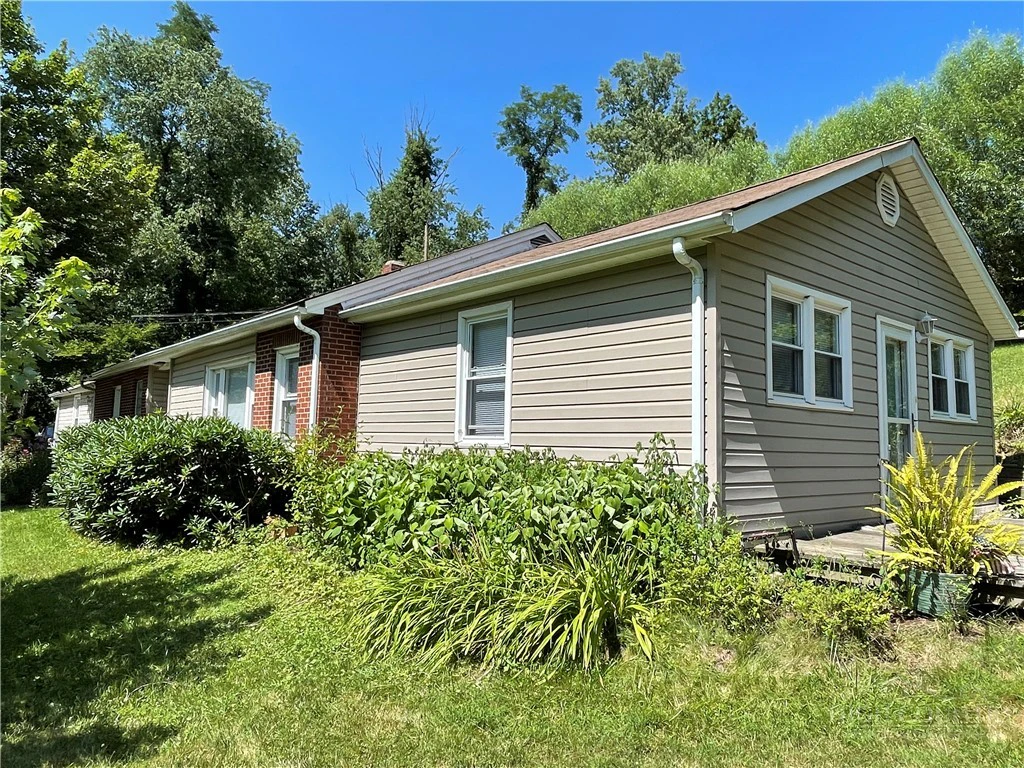 Image number 1 for the current listing