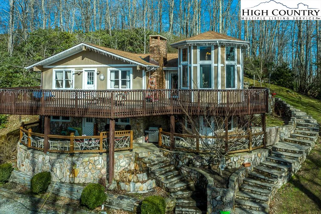 Image number 1 for the current listing