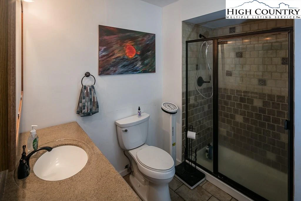 Image number 5 for the current listing