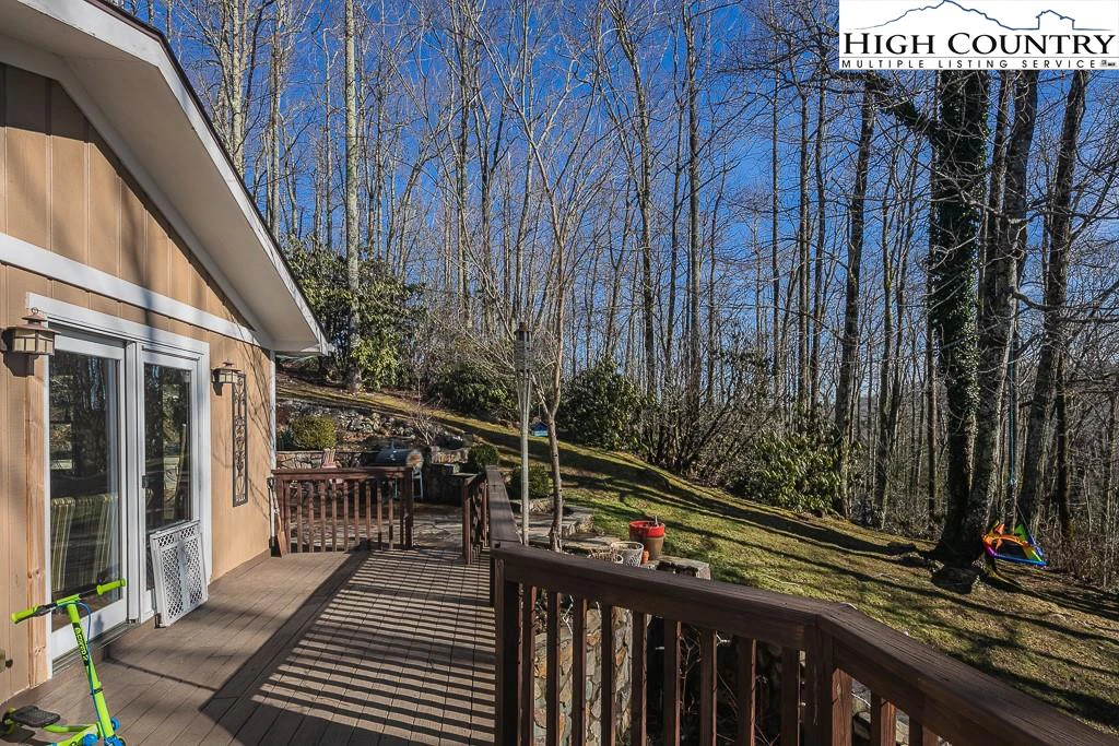 Image number 15 for the current listing