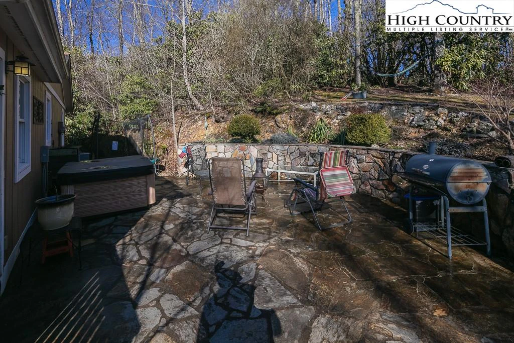 Image number 16 for the current listing