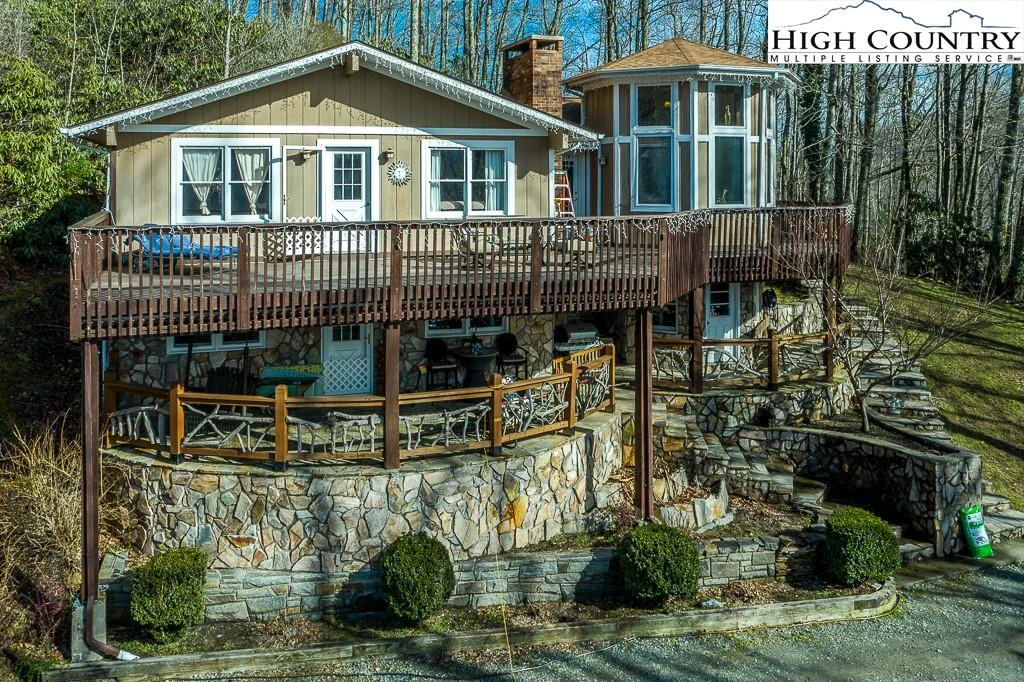 Image number 17 for the current listing