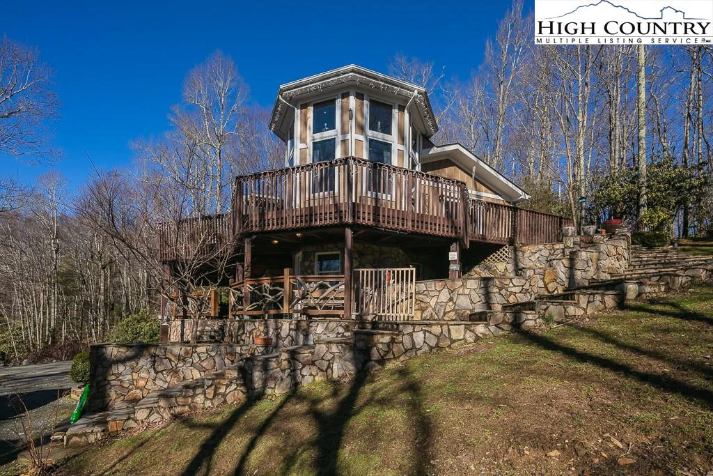 Image number 19 for the current listing