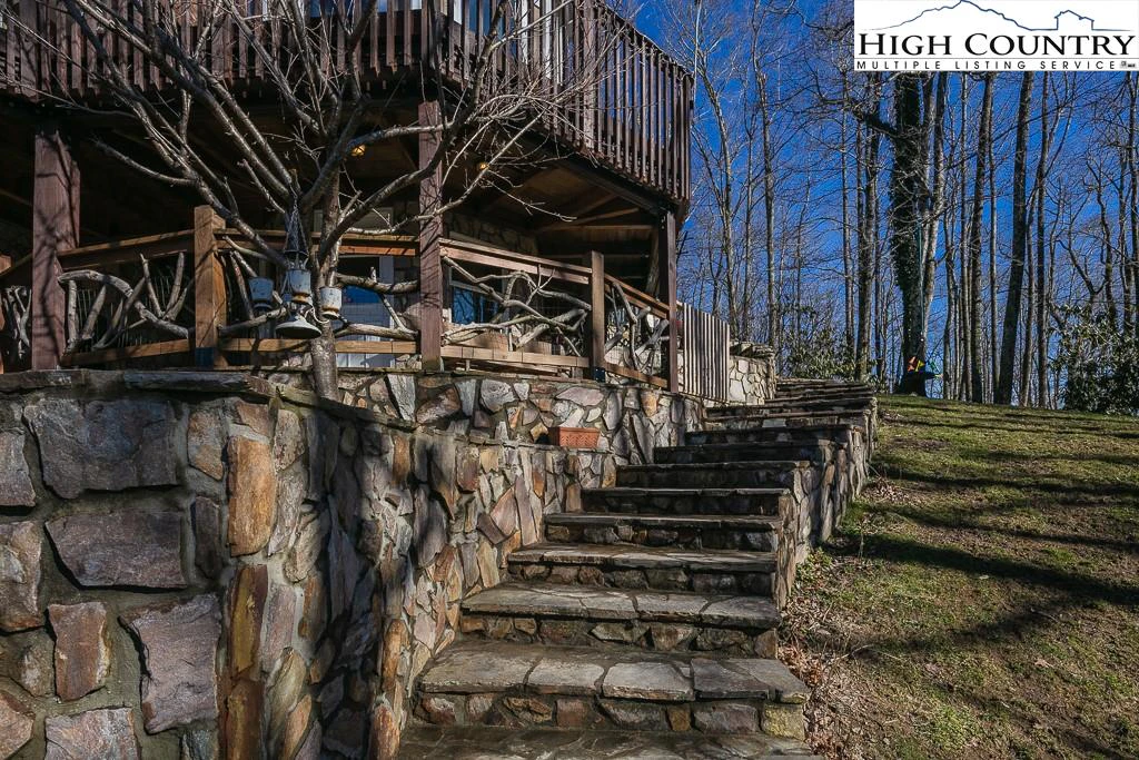 Image number 21 for the current listing