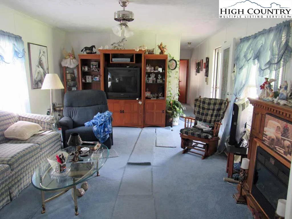 Image number 10 for the current listing