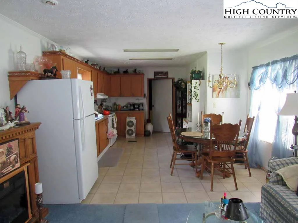 Image number 2 for the current listing
