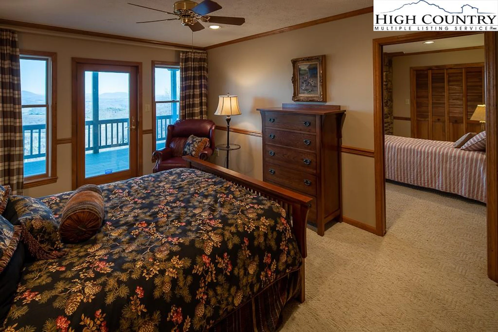 Image number 3 for the current listing