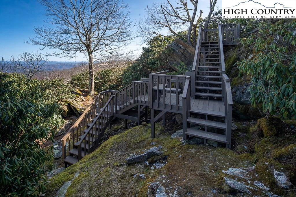 Image number 18 for the current listing