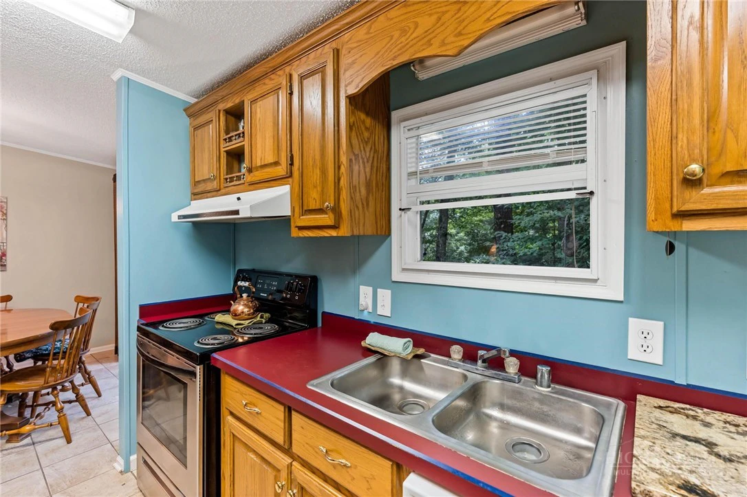 Image number 9 for the current listing