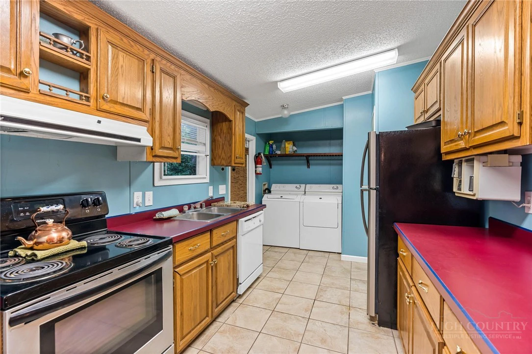 Image number 10 for the current listing
