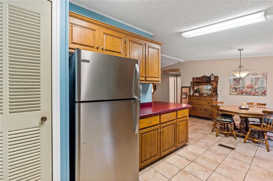 Image number 11 for the current listing